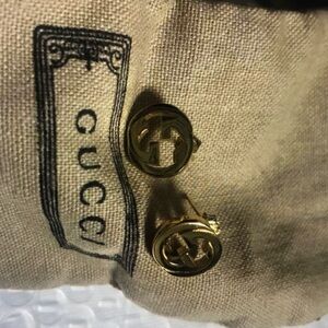 Gucci interlocking textured Gold stud Earrings